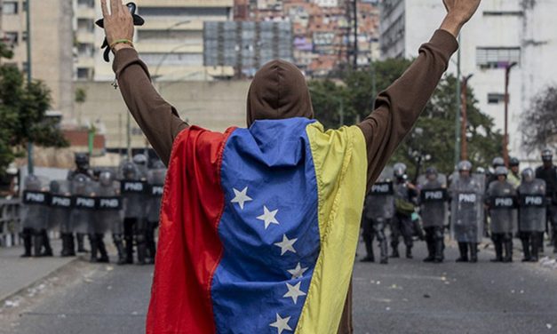 Venezuela’da Başarısız Darbe Girişimi
