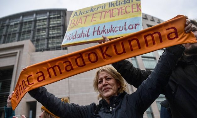 Barış Bildirisi ve Akademisyenlere Toplu İhraçlar