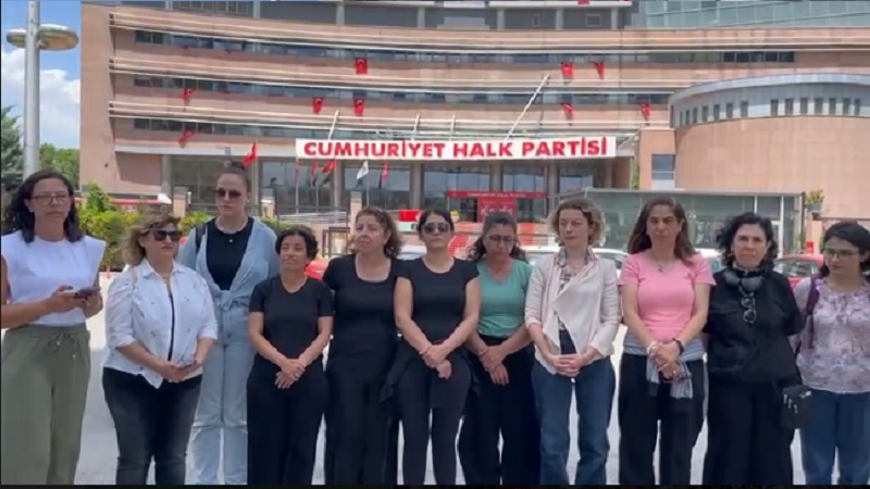 Çiğili Belediyesi İşcilerinin Direnişi Kararlılıkla Devam Ediyor