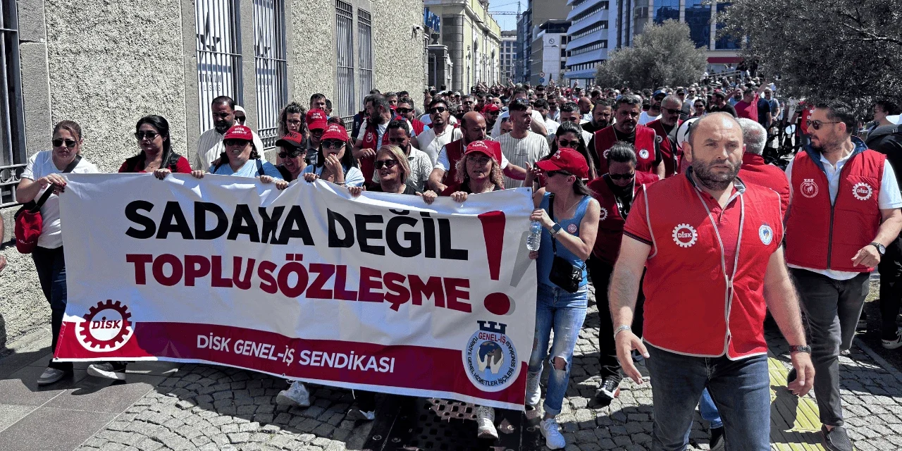 Çöpü Temizleyenler mi Haklı, Şehri Pisliğe Boğanlar mı?