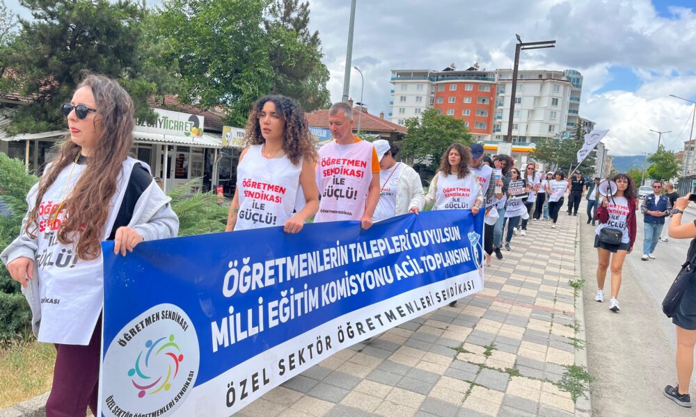 Öğretmenlerin Yürüyüşü 5. Gününde: Eşitlik ve Güvence İçin Yollardalar