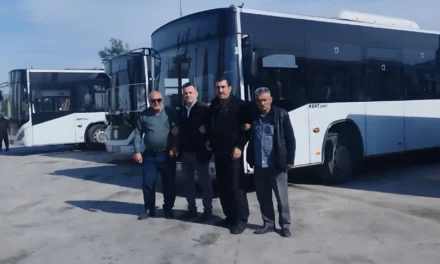 Çanakkale’de Halk Otobüsü Şoförlerinden İş Durdurma Eylemi: Maaş Gecikmesi ve Taşeron Sistemin Yansıması