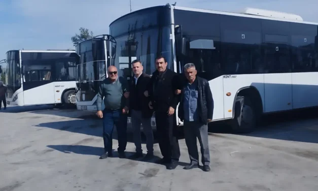 Çanakkale’de Halk Otobüsü Şoförlerinden İş Durdurma Eylemi: Maaş Gecikmesi ve Taşeron Sistemin Yansıması